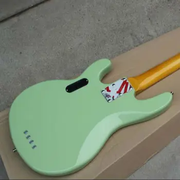 Aukščiausios kokybės FDMB-7011, šviesiai žalios spalvos kieto kūno balta plokštė klevas fretboard 4 stygos aktyvus Musicman Bass , Nemokamas pristatymas